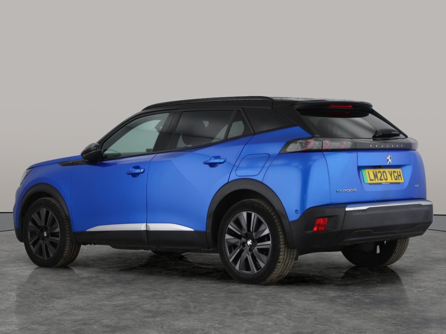 Used Peugeot E-2008 2020 for sale - 76707079: Photo 12