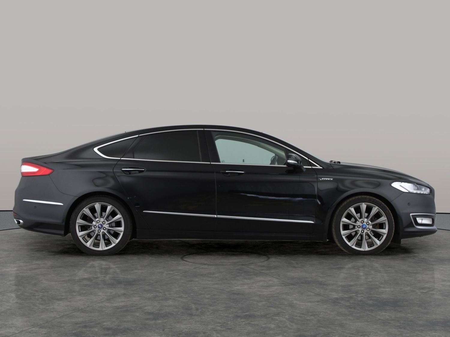 Used Ford Mondeo 2015 for sale - 76653022: Photo 8