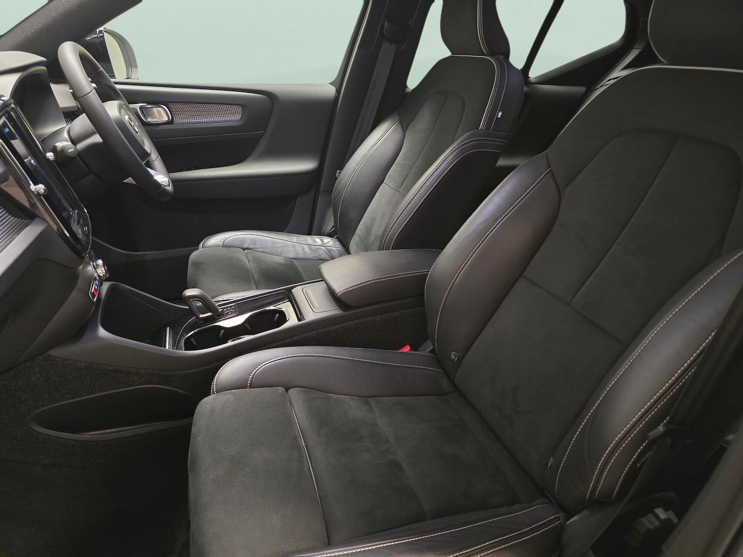 Used Volvo XC40 2021 for sale - 76757232: Photo 15