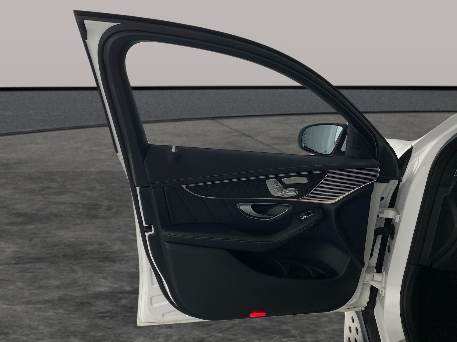 Used Mercedes-Benz EQC 2022 for sale - 76616000: Photo 26