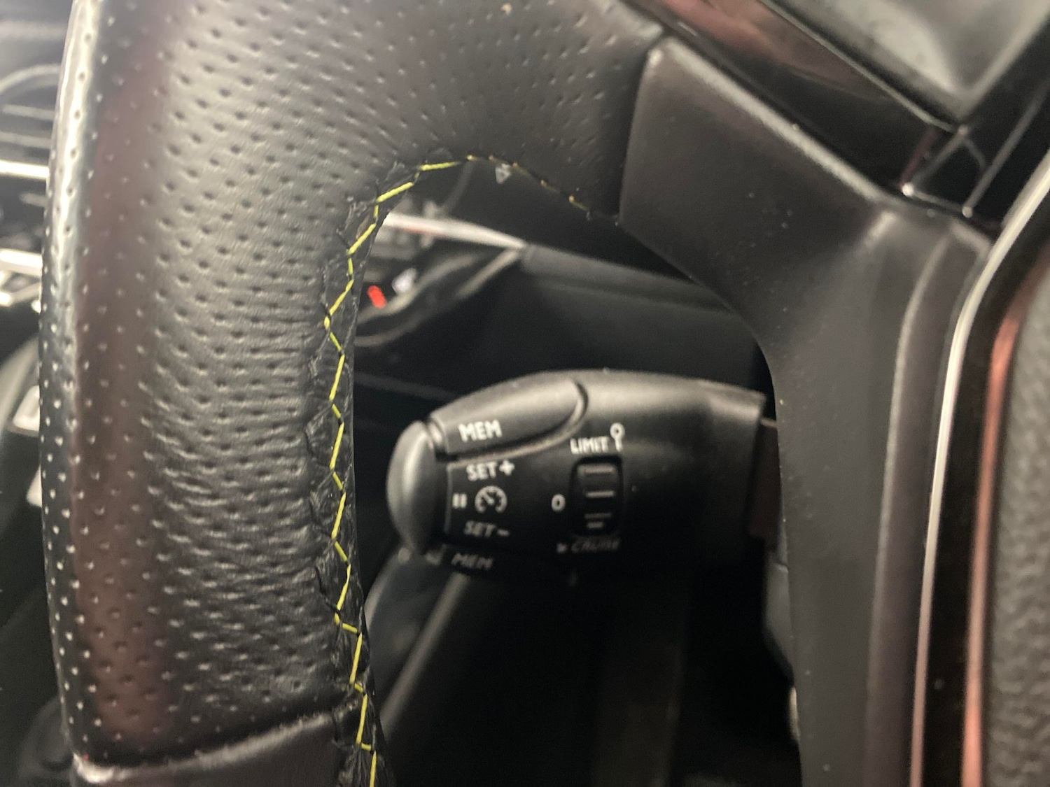 Used Peugeot E-2008 2022 for sale - 77529919: Photo 18