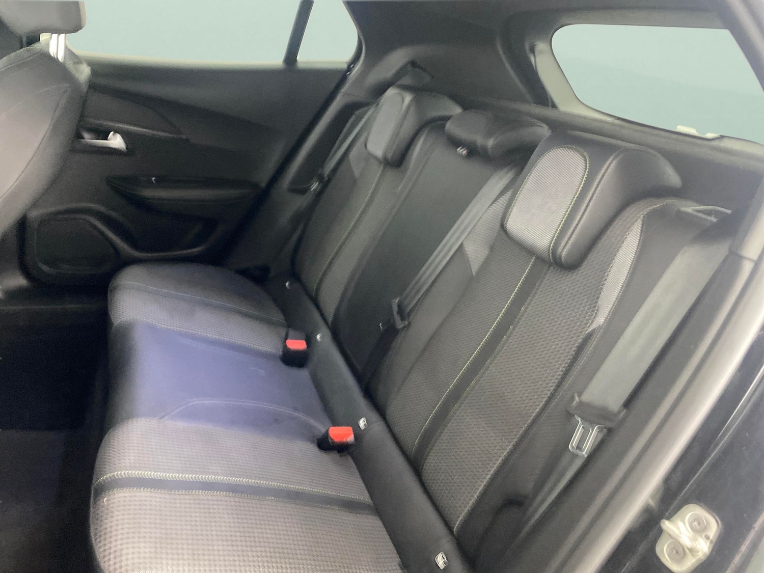 Used Peugeot E-2008 2022 for sale - 77529919: Photo 25