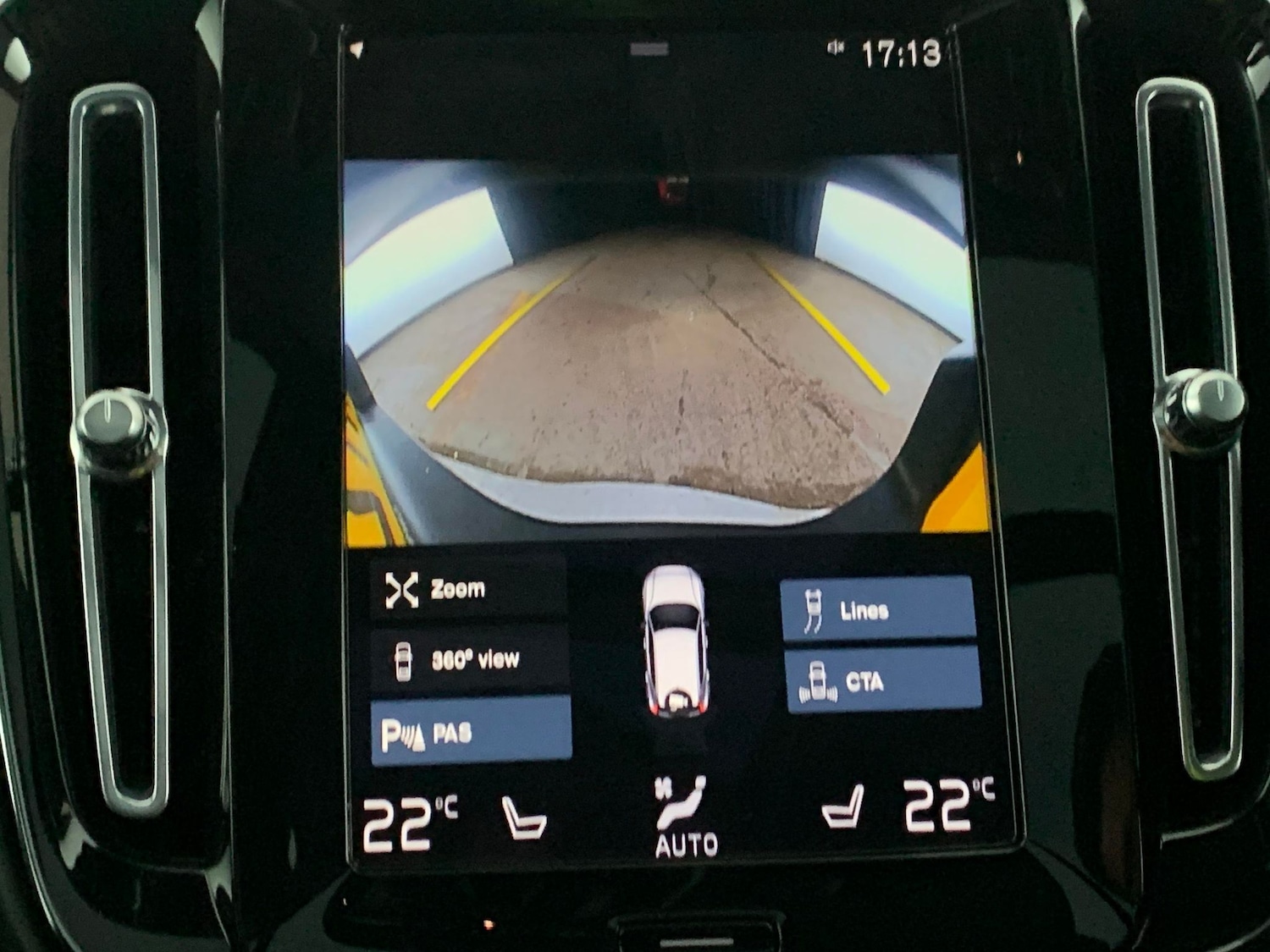 Used Volvo XC40 2022 for sale - 76745655: Photo 9