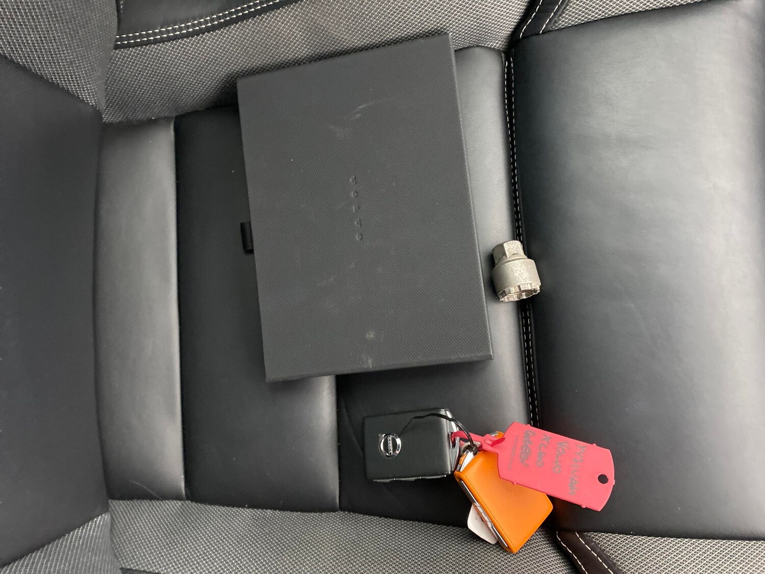 Used Volvo XC60 2021 for sale - 78042507: Photo 27