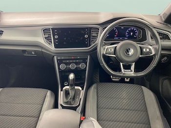 Used Volkswagen T-Roc 2021 for sale - 77988638: Photo