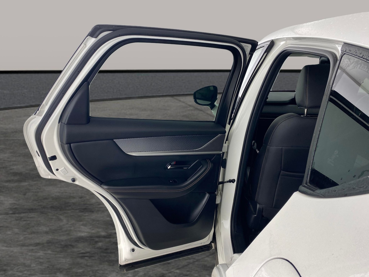 Used Mazda CX-60 2023 for sale - 77138108: Photo 30