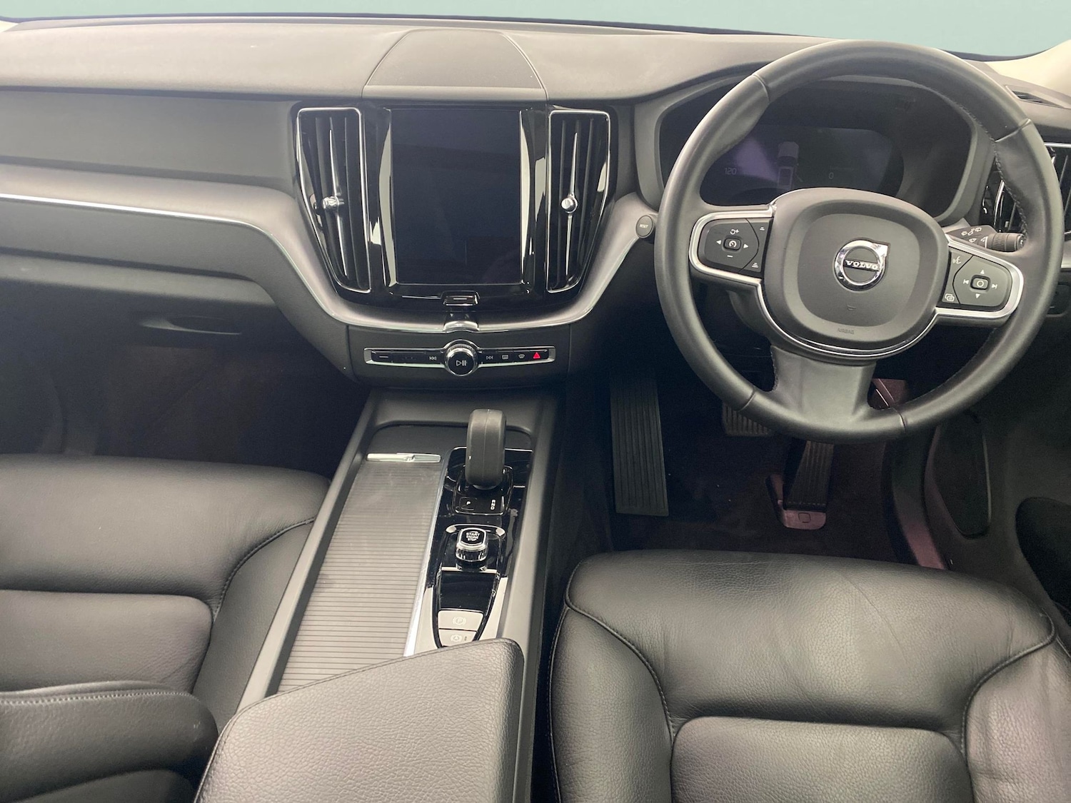 Used Volvo XC60 2021 for sale - 77555707: Photo 4