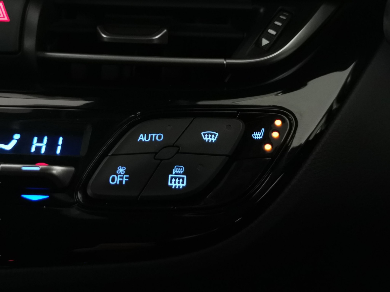 Used Toyota C-HR 2020 for sale - 76766708: Photo 17