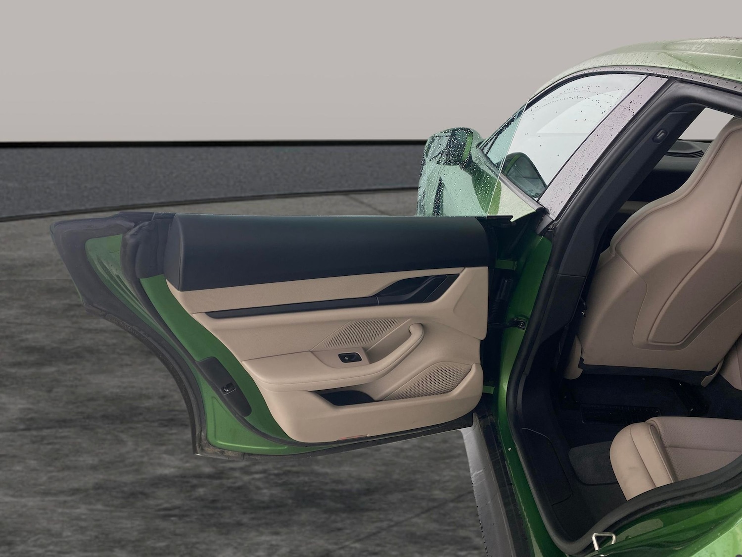 Used Porsche Taycan 2022 for sale - 77300891: Photo 24