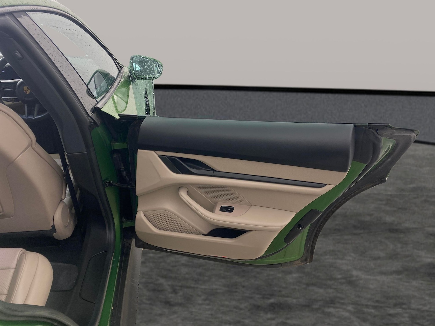 Used Porsche Taycan 2022 for sale - 77300891: Photo 26