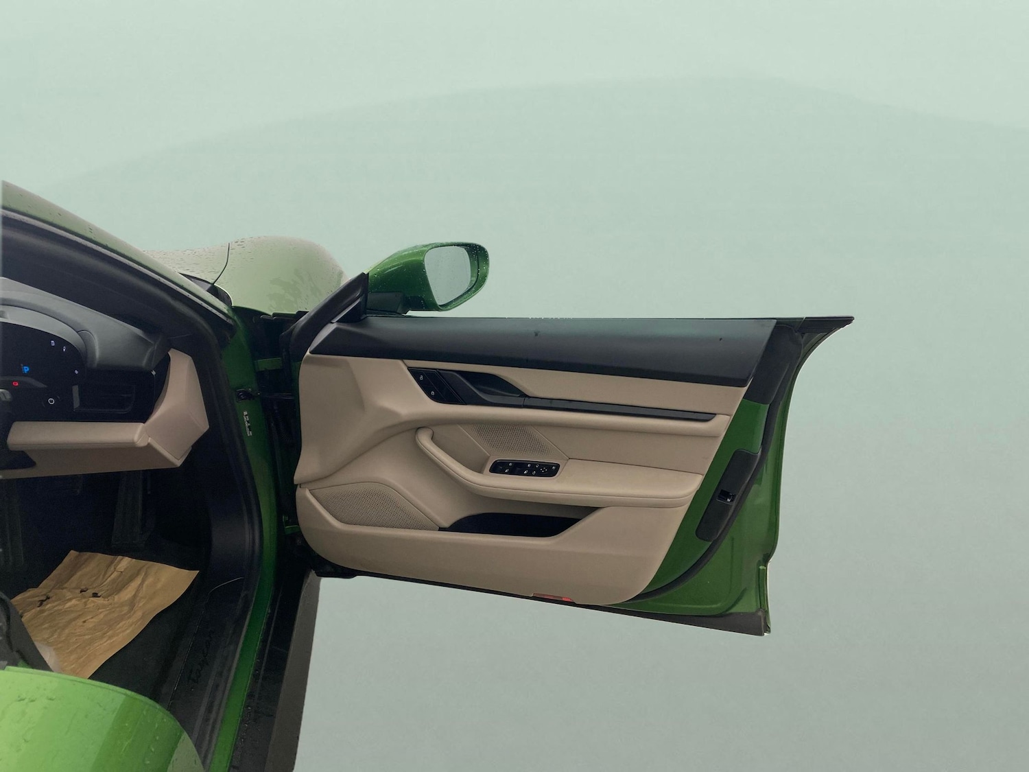 Used Porsche Taycan 2022 for sale - 77300891: Photo 27