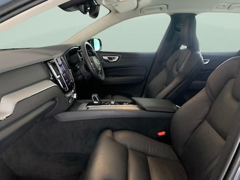 Used Volvo XC60 2023 for sale - 77340103: Photo