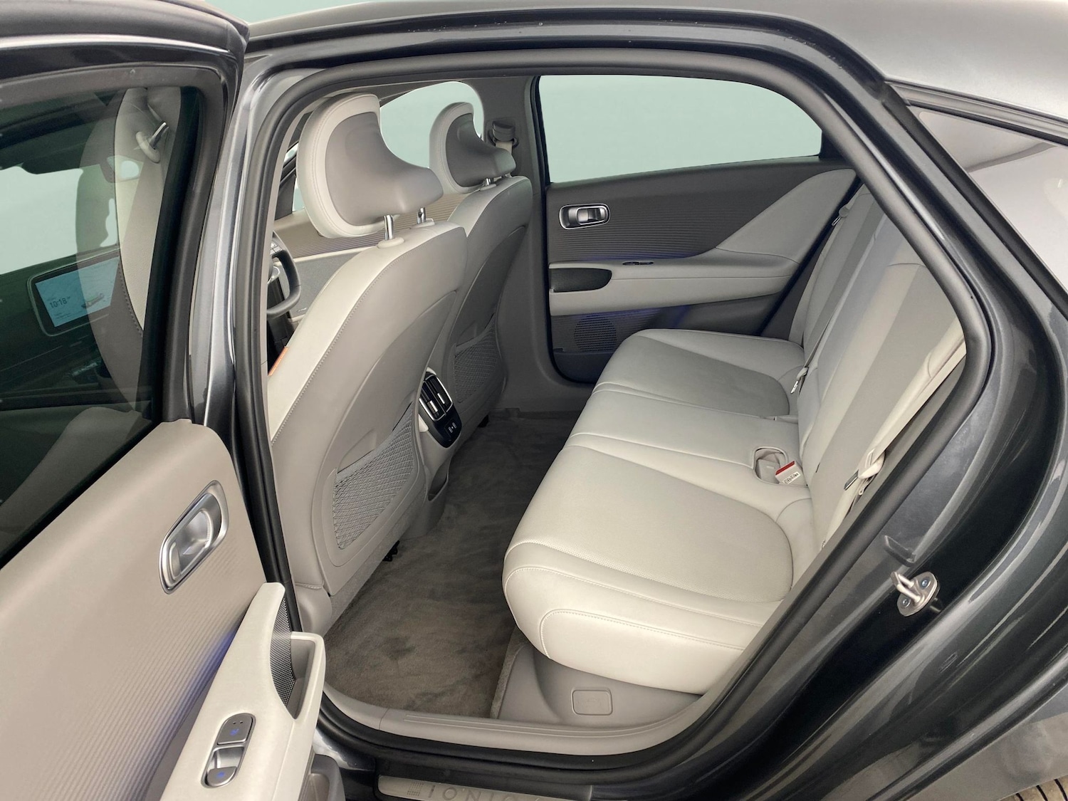 Used Hyundai IONIQ 6 2024 for sale - 78107832: Photo 26