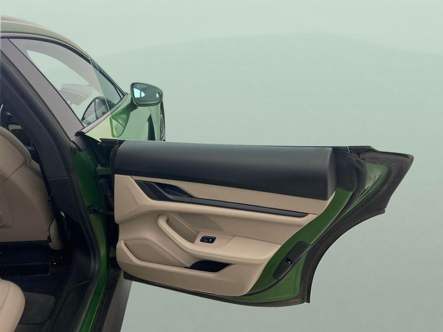 Used Porsche Taycan 2022 for sale - 77614956: Photo 28