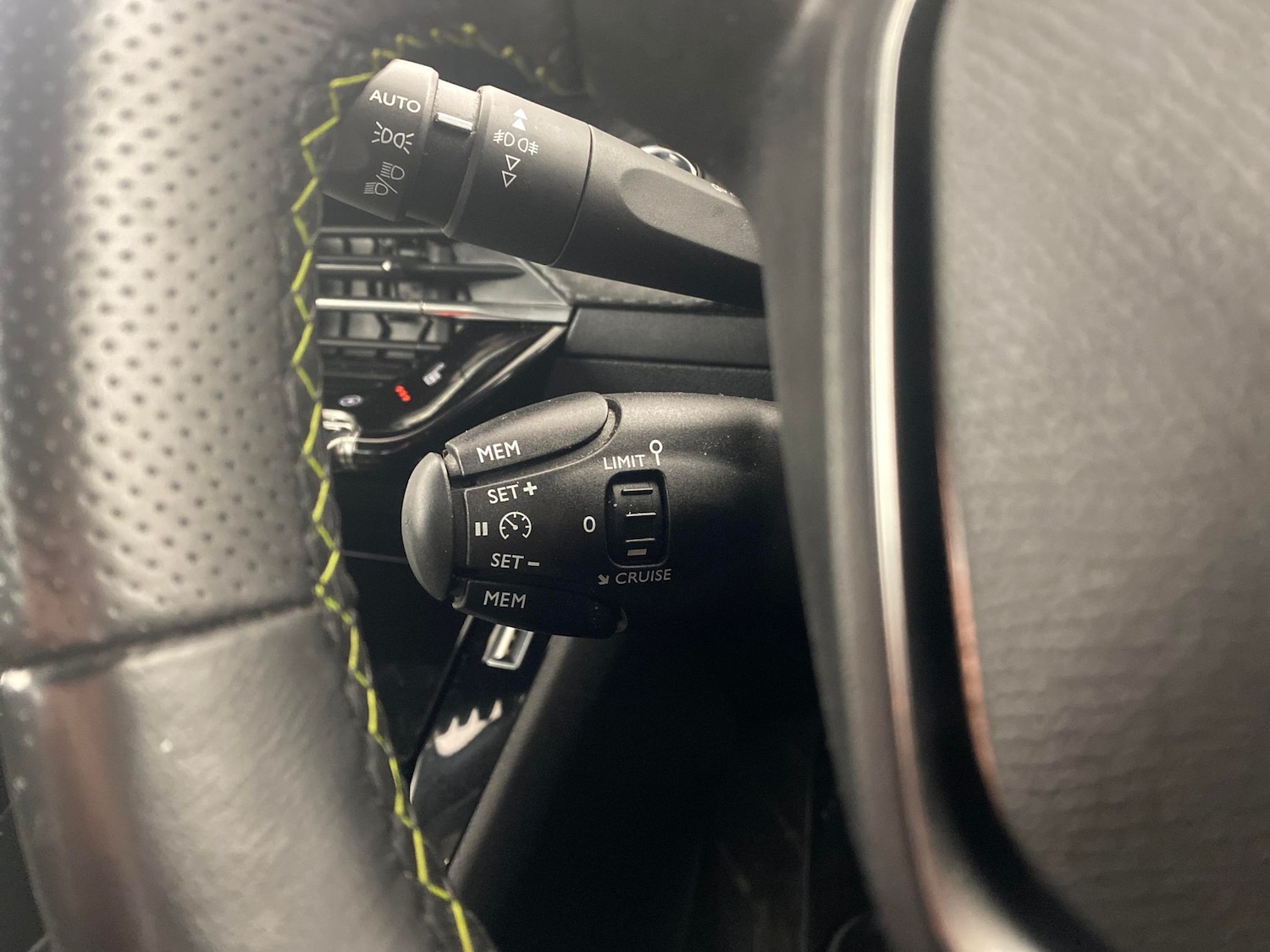 Used Peugeot 2008 2021 for sale - 77639879: Photo 19