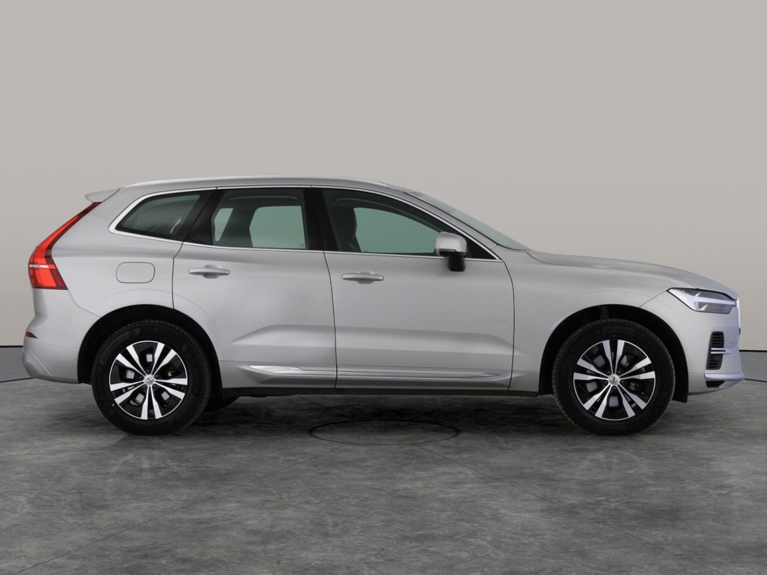 Used Volvo XC60 2021 for sale - 77732934: Photo 8