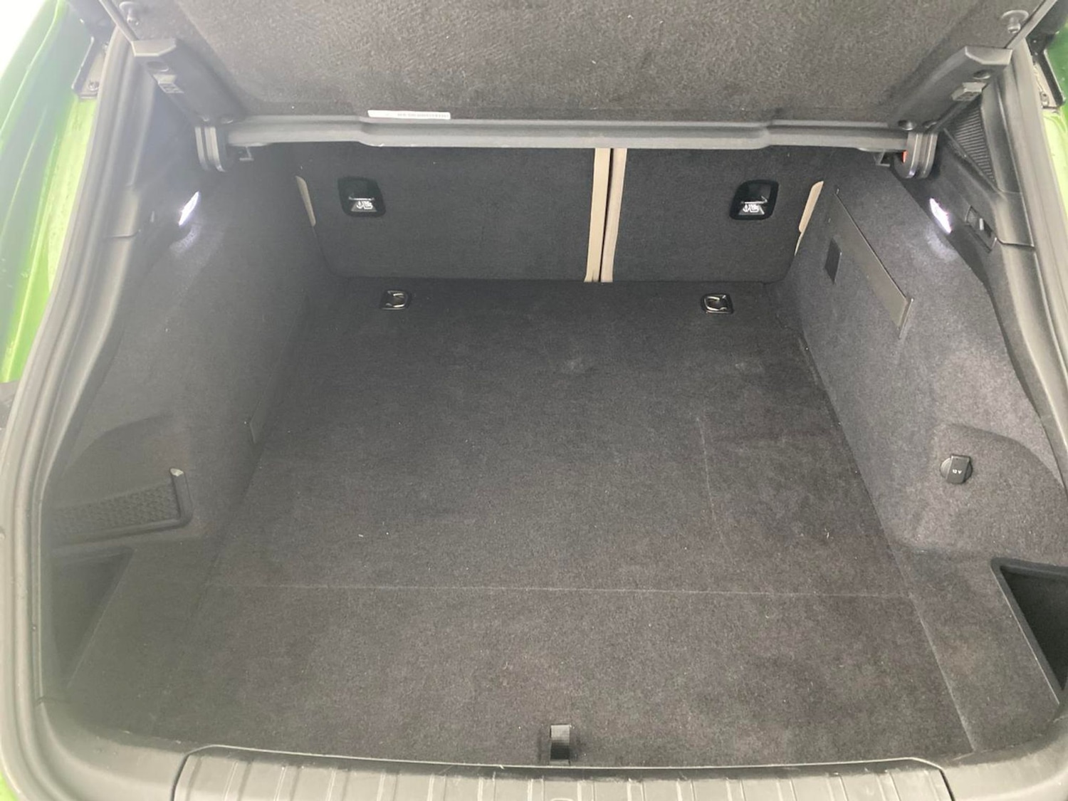 Used Porsche Taycan 2022 for sale - 77208088: Photo 8