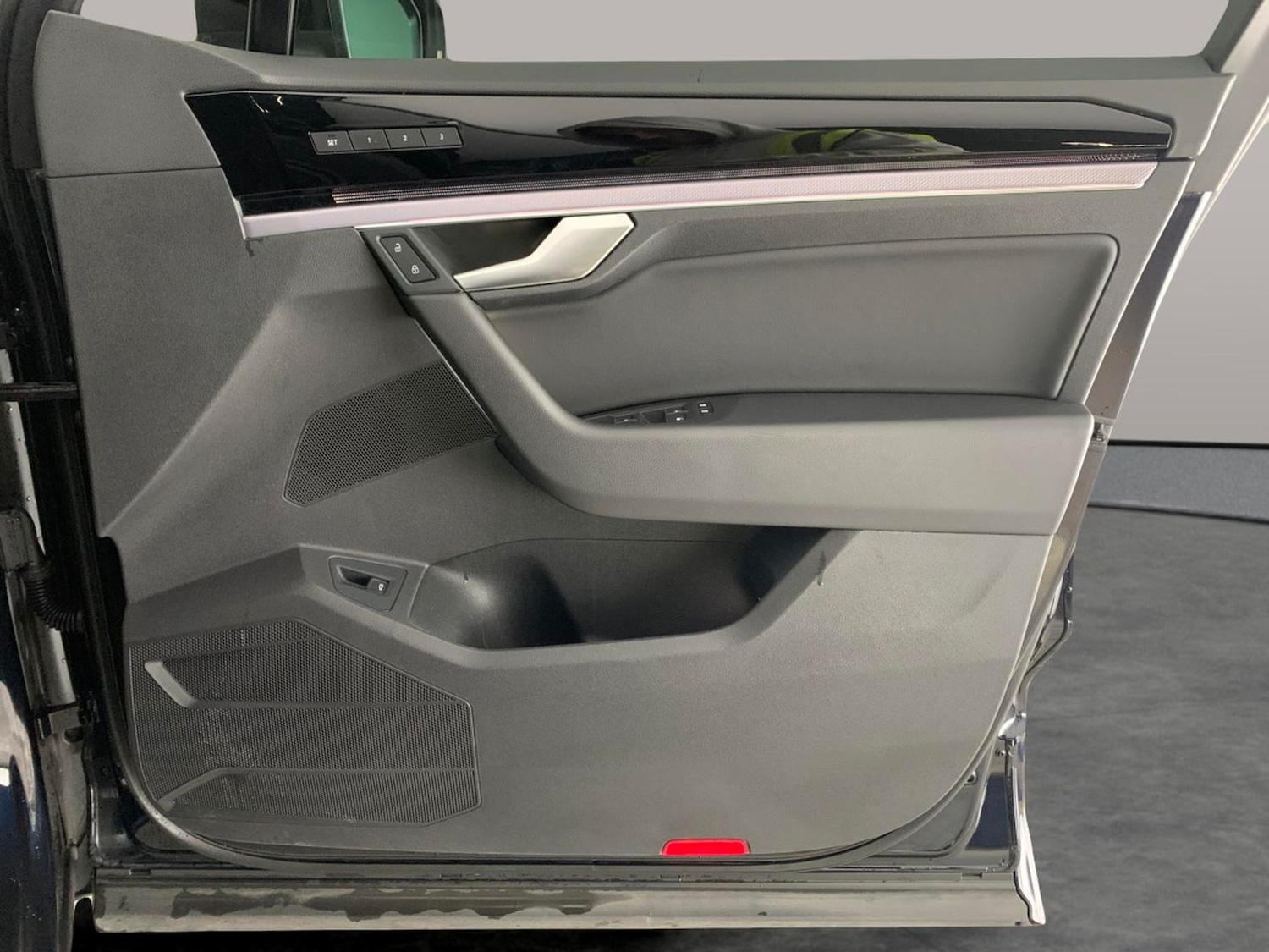 Used Mercedes-Benz EQC 2022 for sale - 76672679: Photo 40