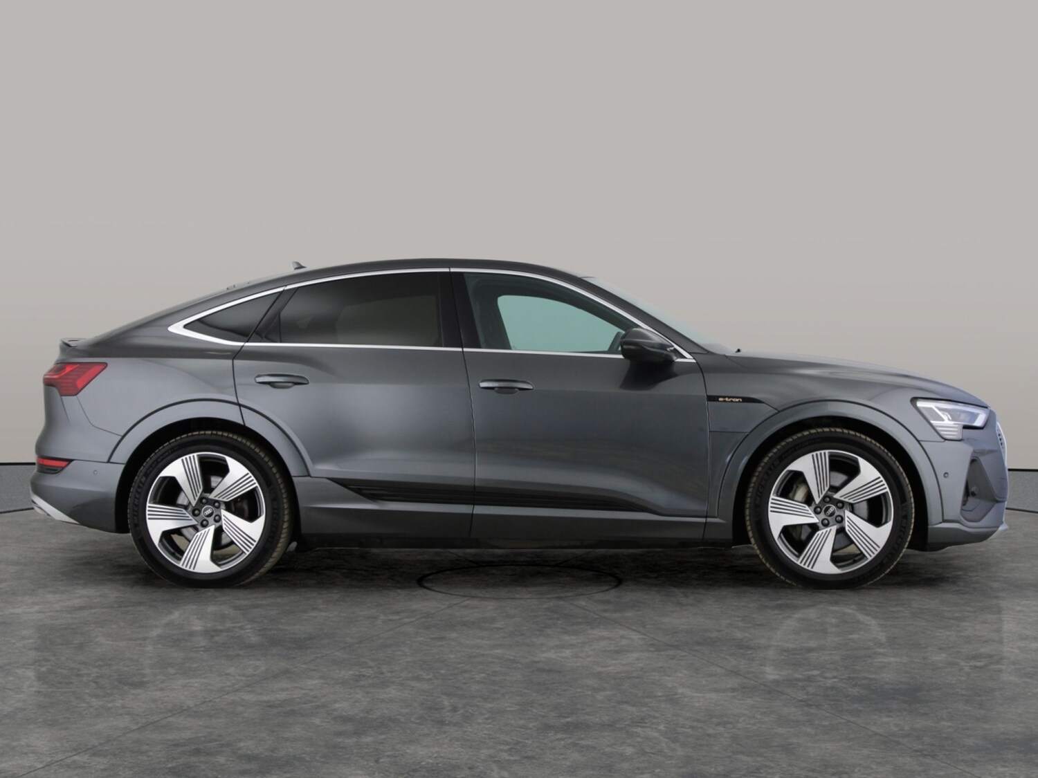 Used Audi e-tron 2022 for sale - 77786615: Photo 9
