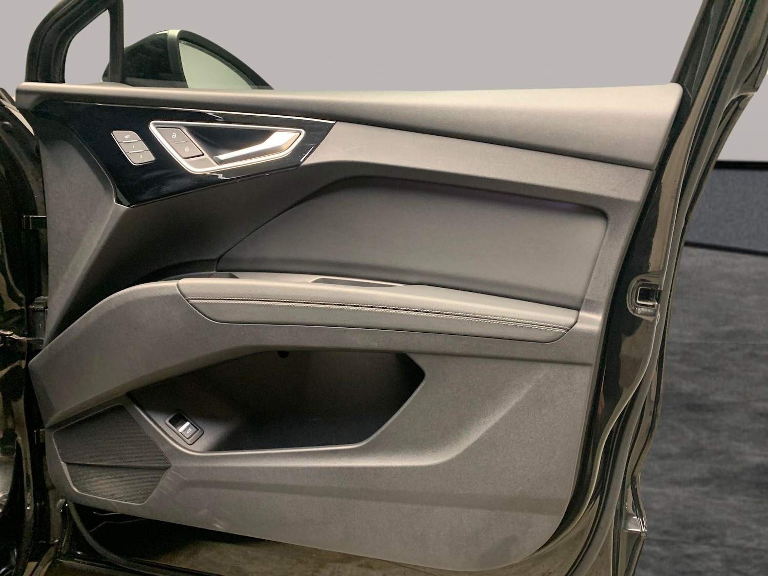 Used Audi Q4 e-tron 2023 for sale - 77815018: Photo 30