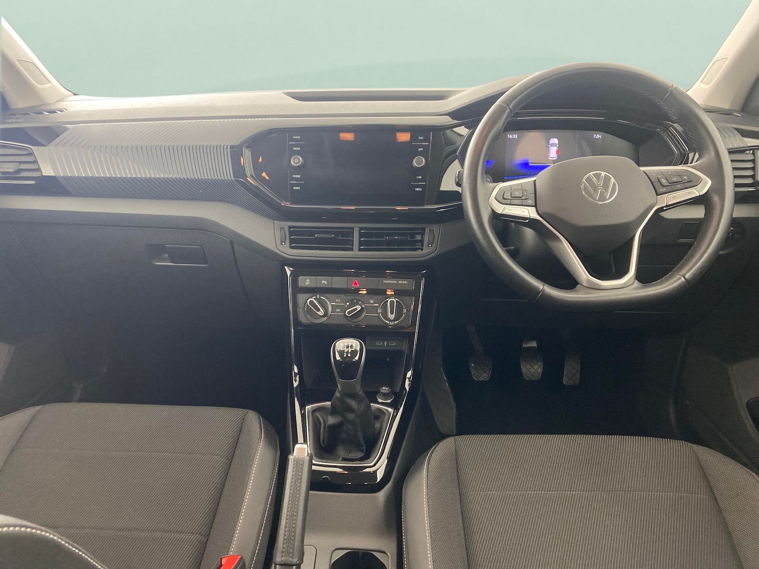 Used Volkswagen T-Cross 2023 for sale - 76971725: Photo 4