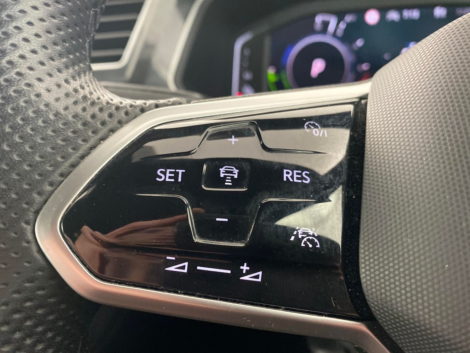 Used Volkswagen Tiguan 2023 for sale - 78079302: Photo 15