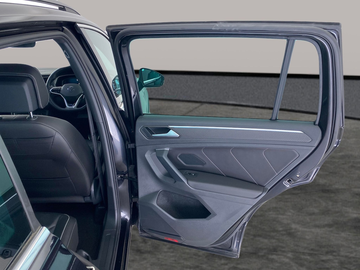 Used Volkswagen Tiguan 2023 for sale - 78079302: Photo 23