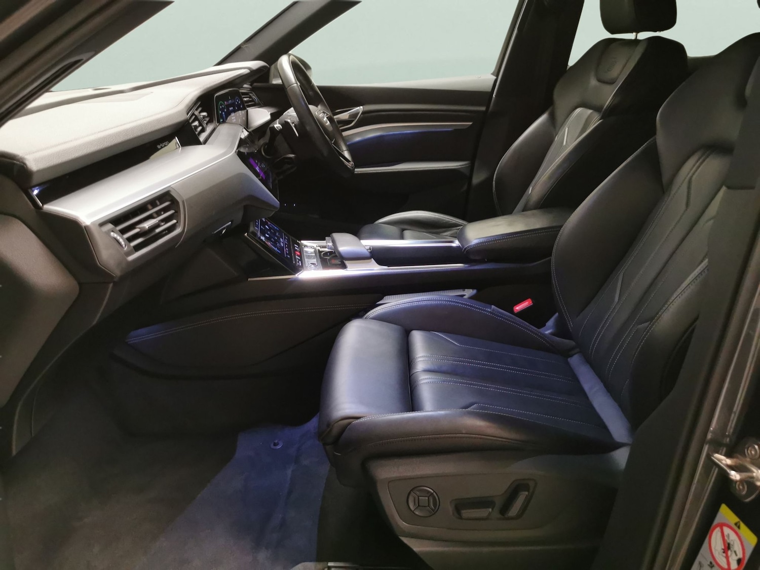 Used Audi e-tron 2021 for sale - 77819443: Photo 4