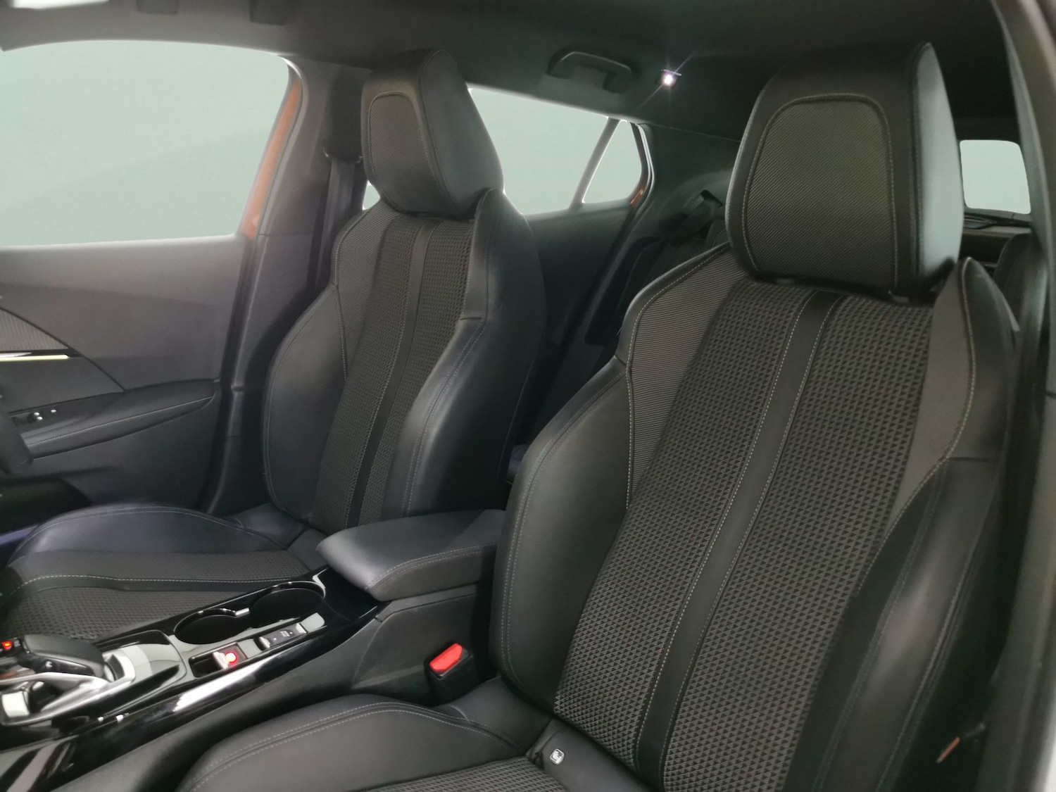 Used Peugeot 2008 2021 for sale - 77180399: Photo 13