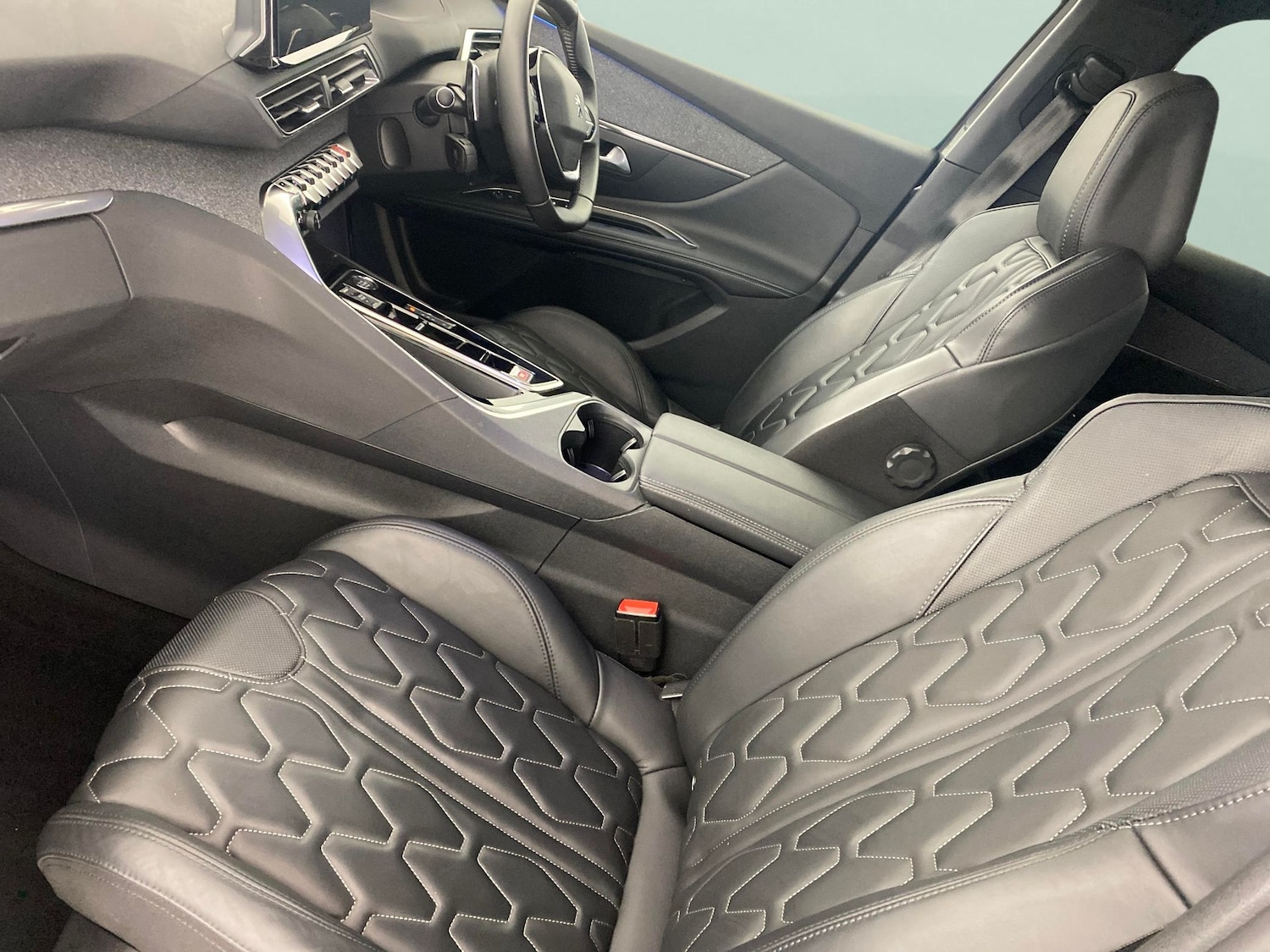Used Peugeot 3008 2024 for sale - 76047604: Photo 5