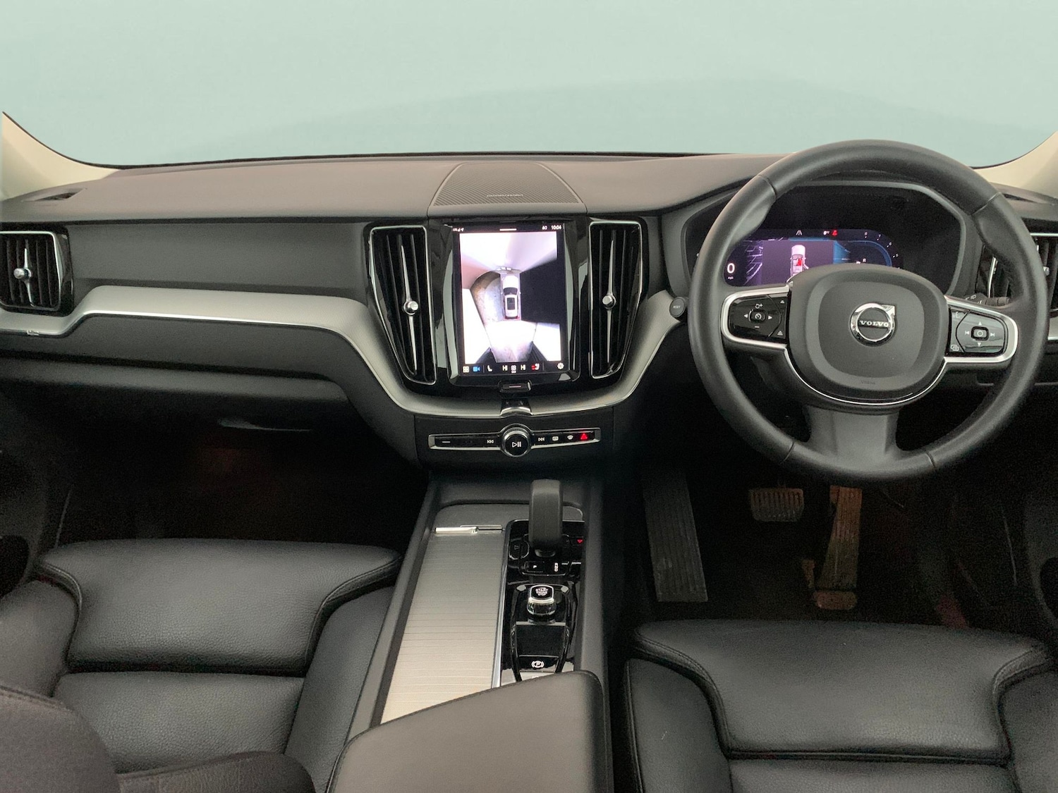 Used Volvo XC60 2023 for sale - 76889242: Photo 8