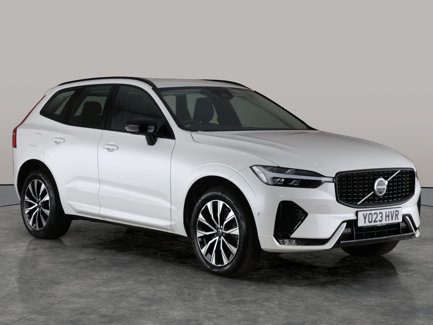 Used Volvo XC60 2023 for sale - 76889242: Photo 9