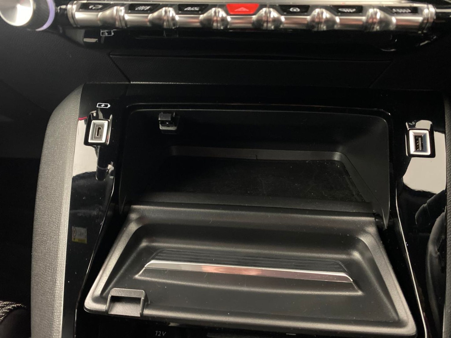 Used Peugeot E-2008 2022 for sale - 76895078: Photo 17