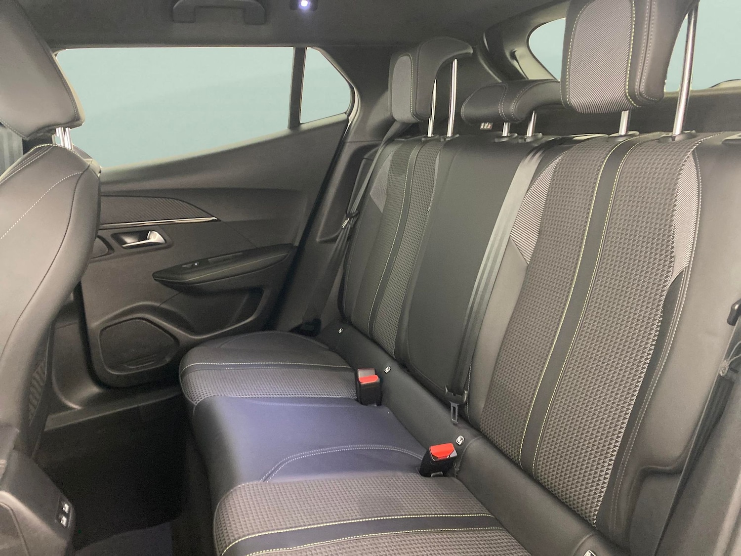 Used Peugeot E-2008 2022 for sale - 76895078: Photo 25