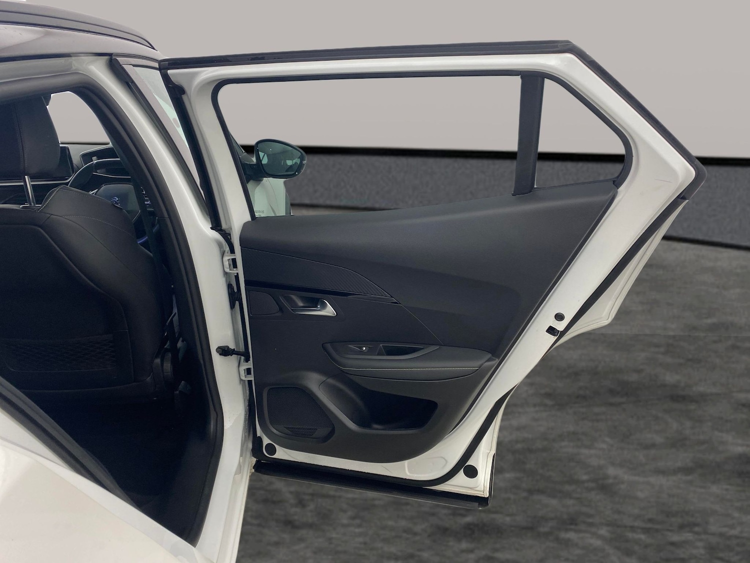 Used Peugeot E-2008 2022 for sale - 76895078: Photo 26