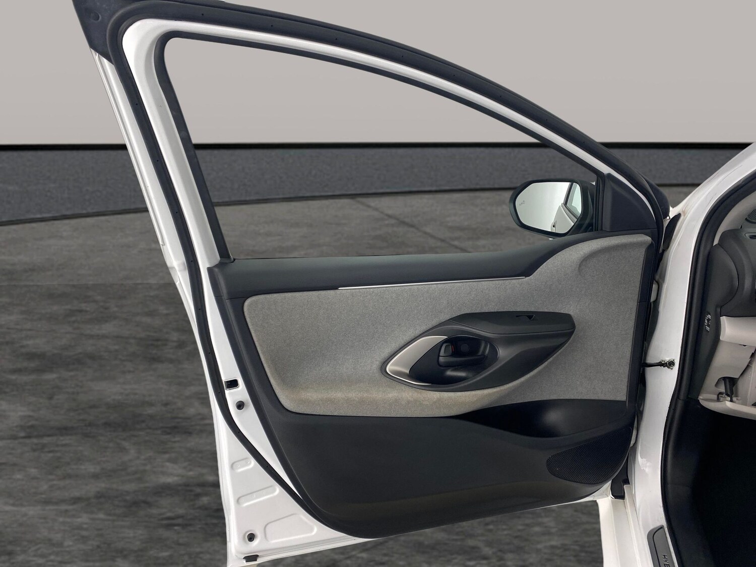 Used Toyota Yaris 2022 for sale - 77960538: Photo 23