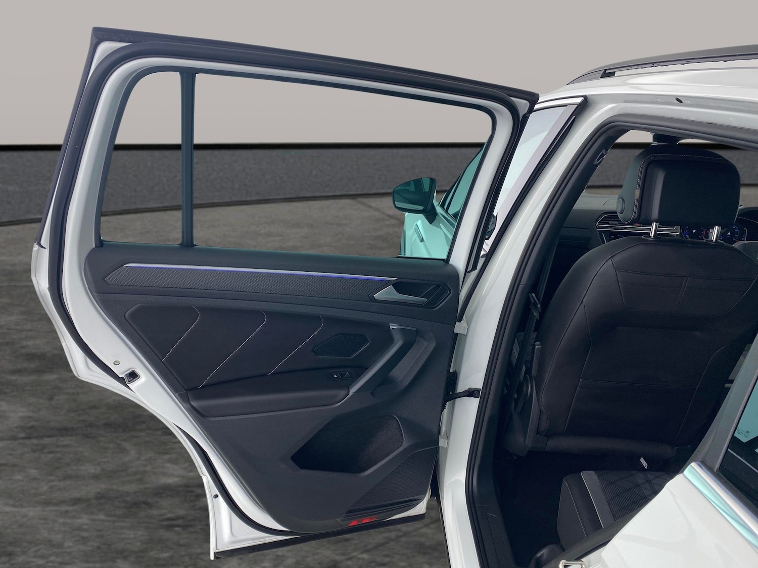 Used Volkswagen Tiguan 2023 for sale - 76922206: Photo 24