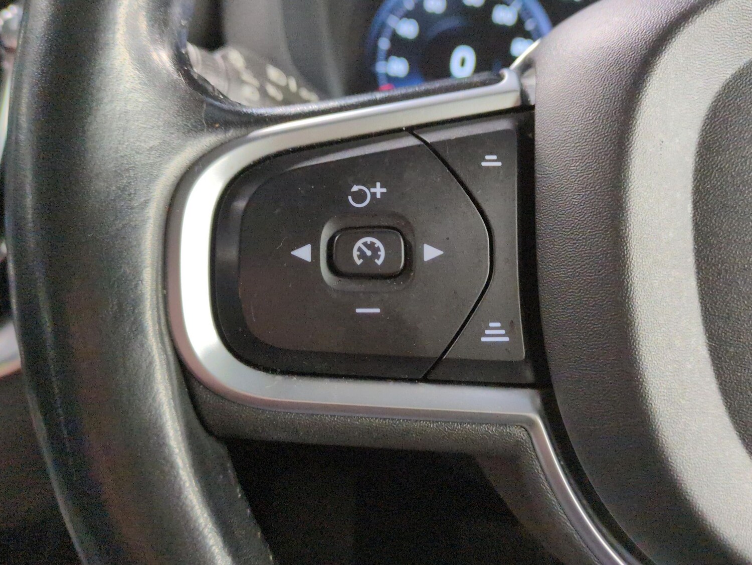 Used Volvo XC60 2019 for sale - 76382918: Photo 26