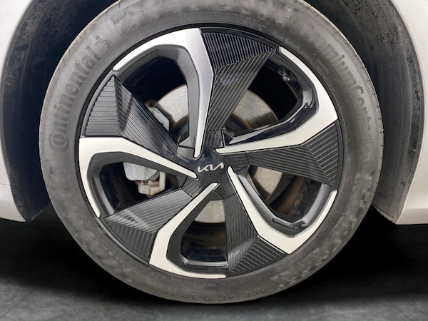 Used Kia EV6 2023 for sale - 76118123: Photo 34