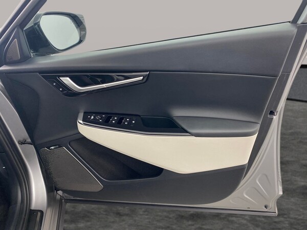 Used Kia EV6 2023 for sale - 76118123: Photo 44
