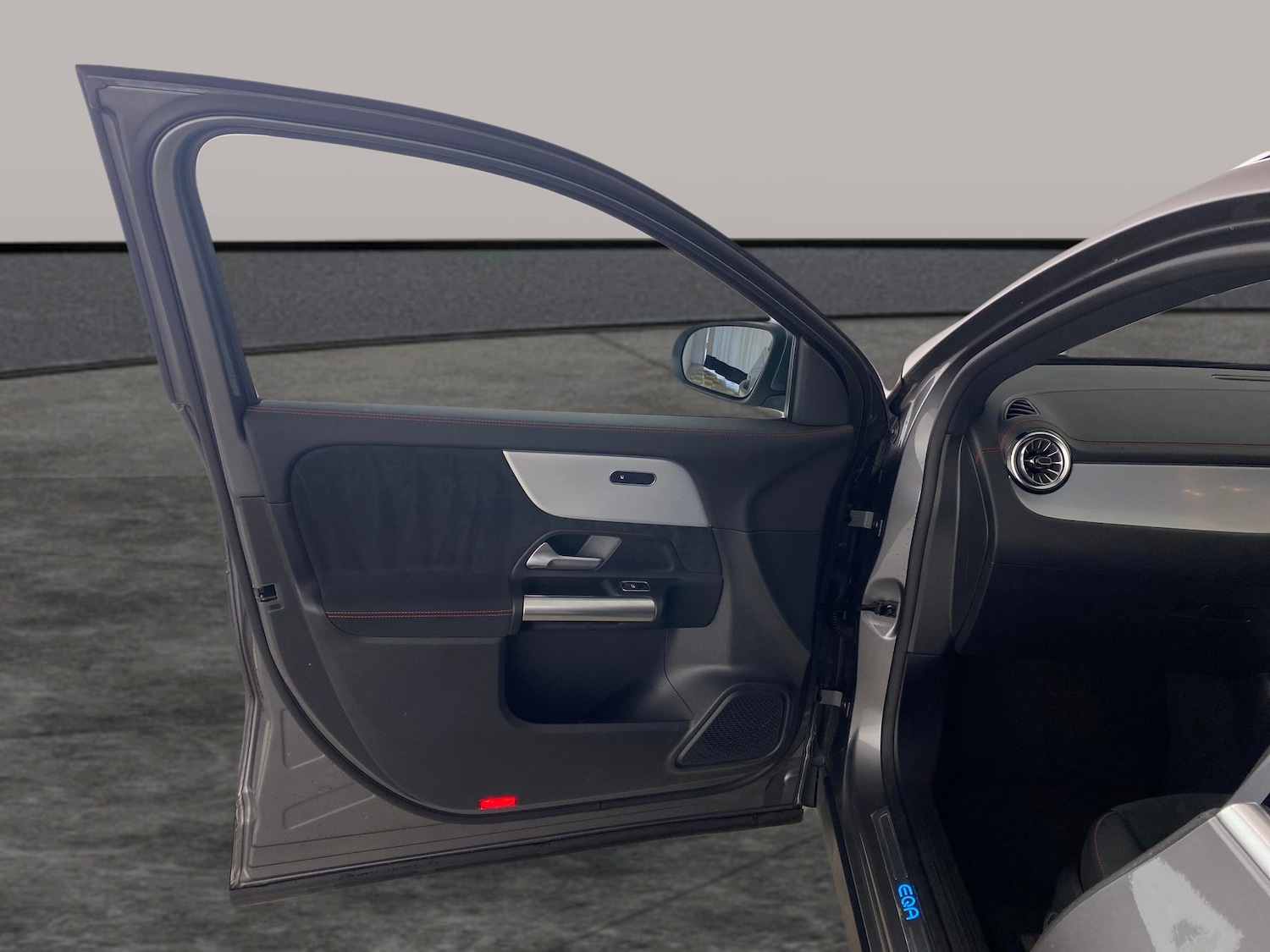 Used Mercedes-Benz EQA 2023 for sale - 77815106: Photo 23