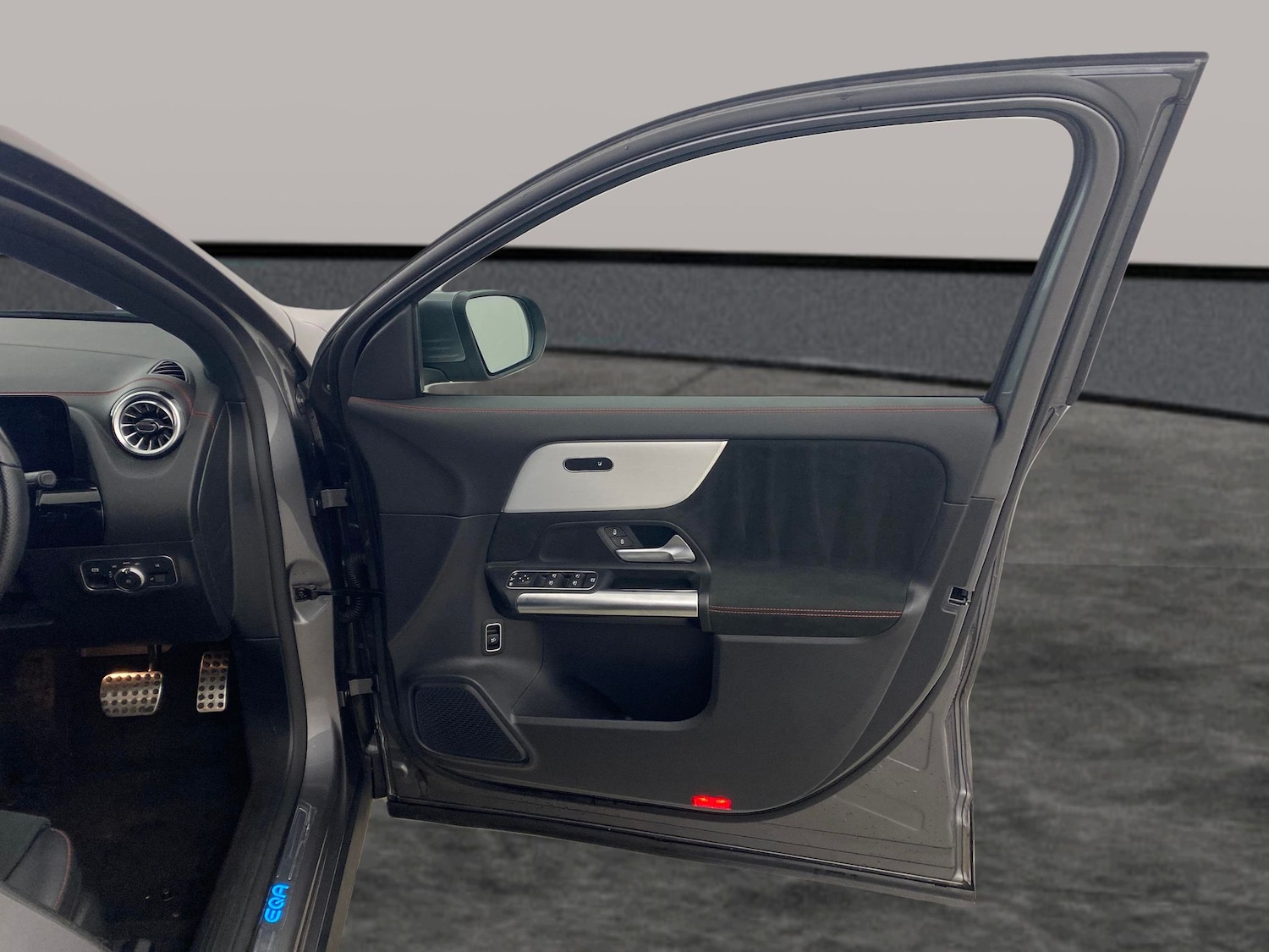 Used Mercedes-Benz EQA 2023 for sale - 77815106: Photo 27