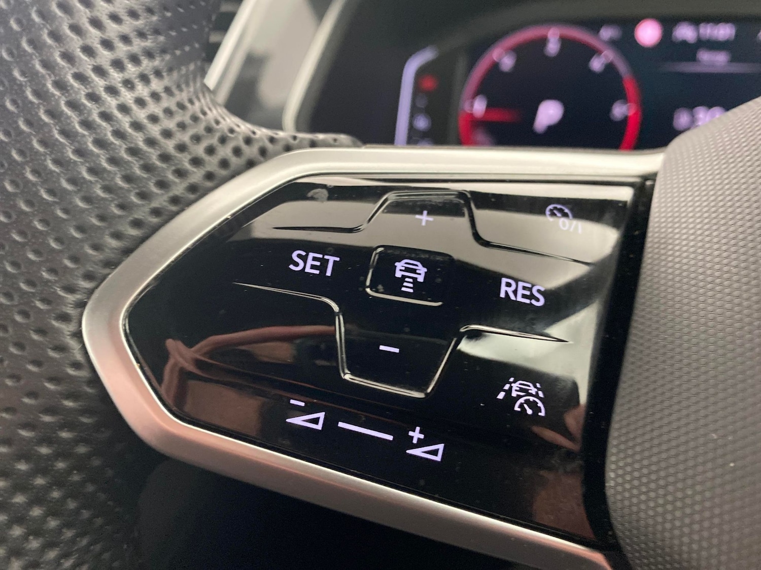 Used Volkswagen Tiguan 2023 for sale - 77778273: Photo 18