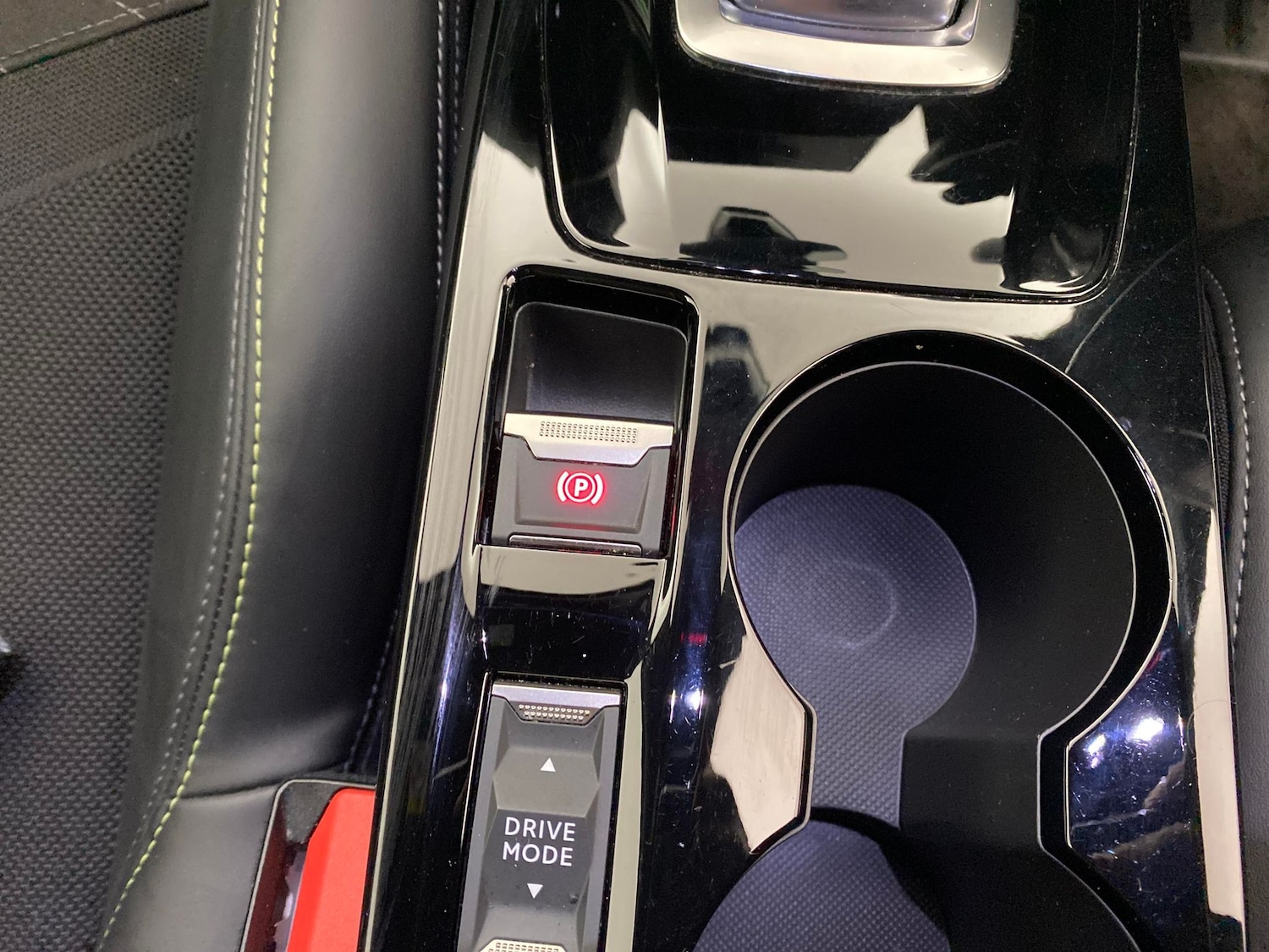 Used Peugeot E-2008 2022 for sale - 76384784: Photo 26