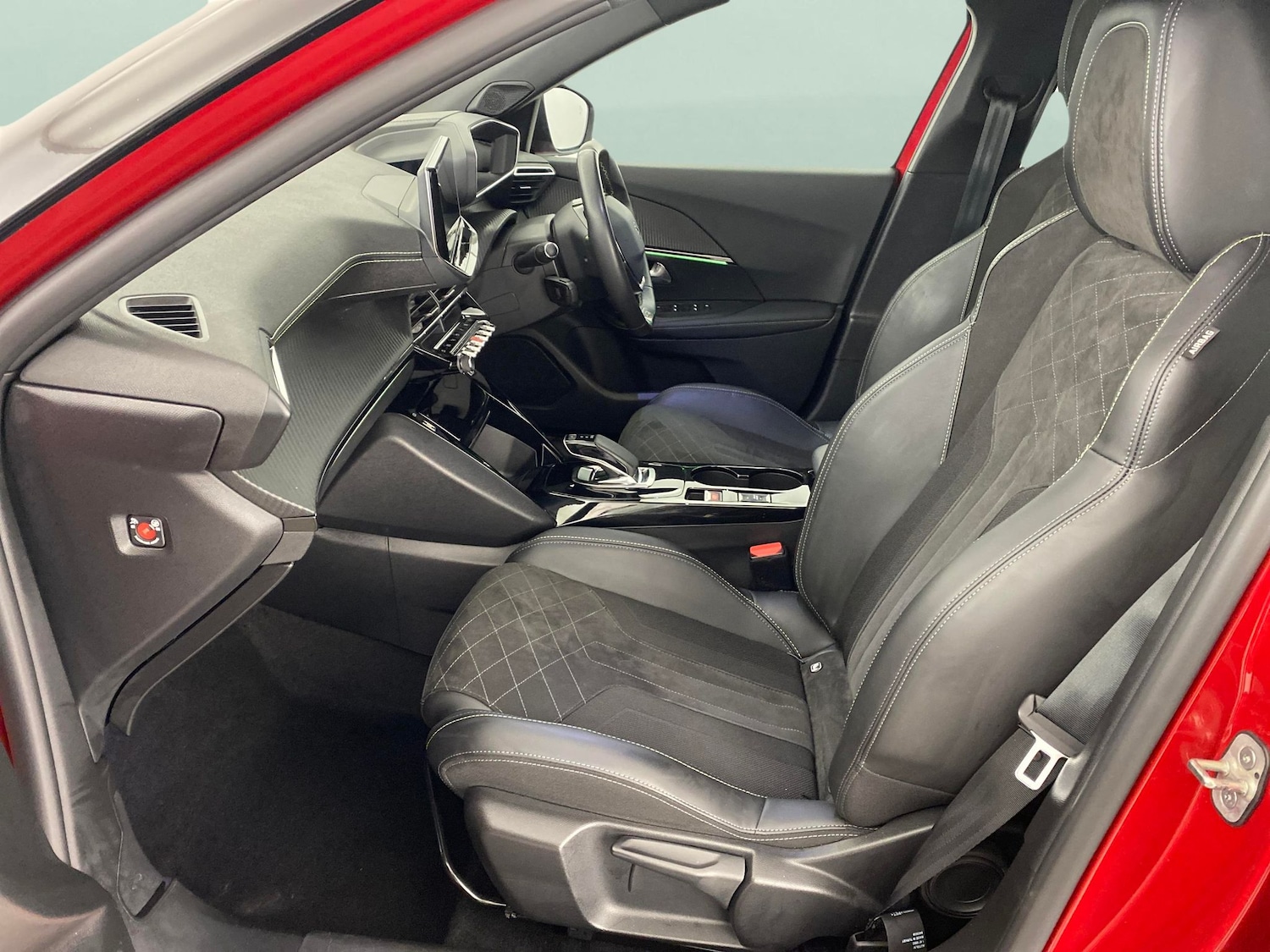 Used Peugeot E-2008 2022 for sale - 76384784: Photo 27