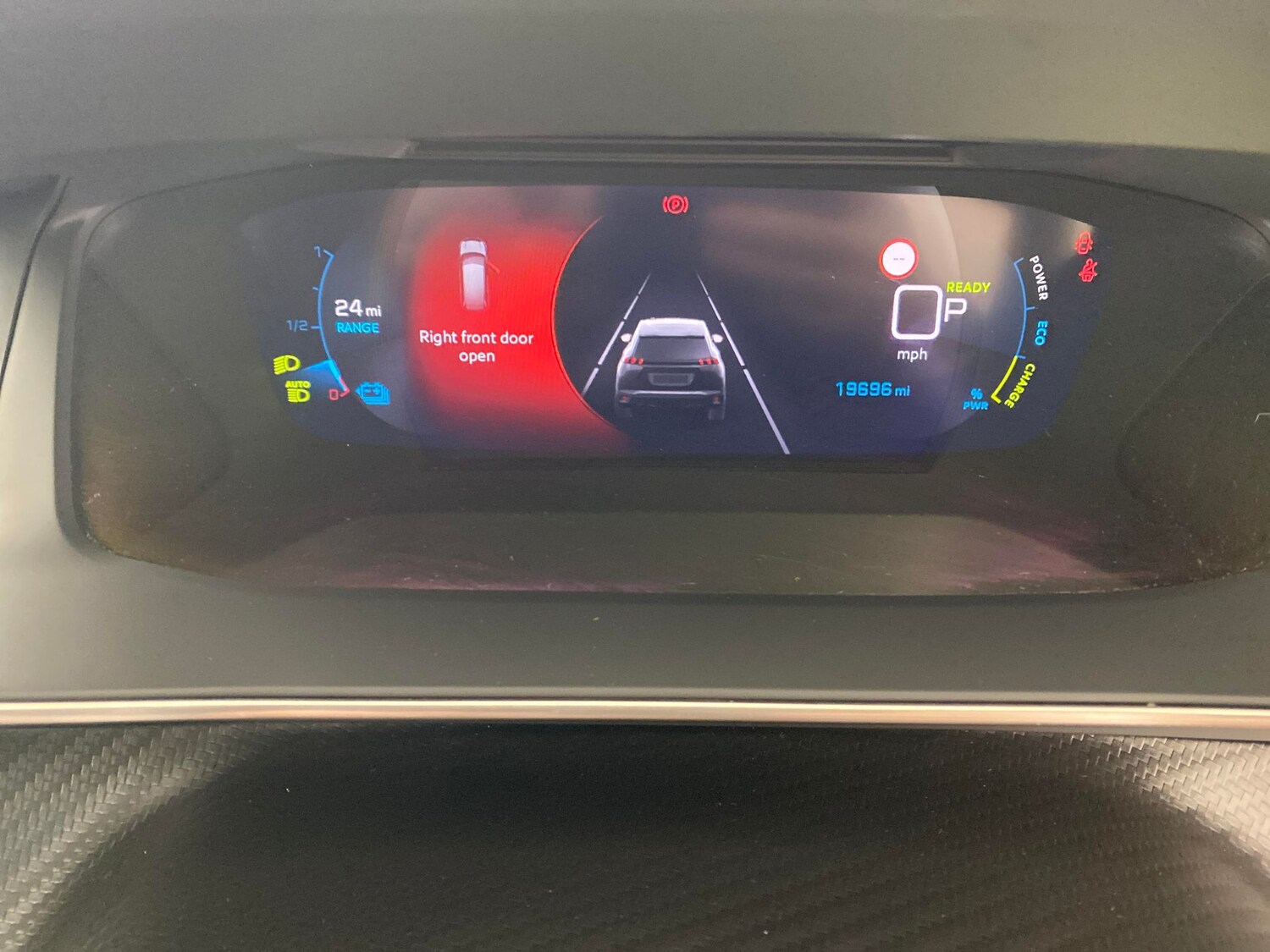 Used Peugeot E-2008 2022 for sale - 76384784: Photo 34