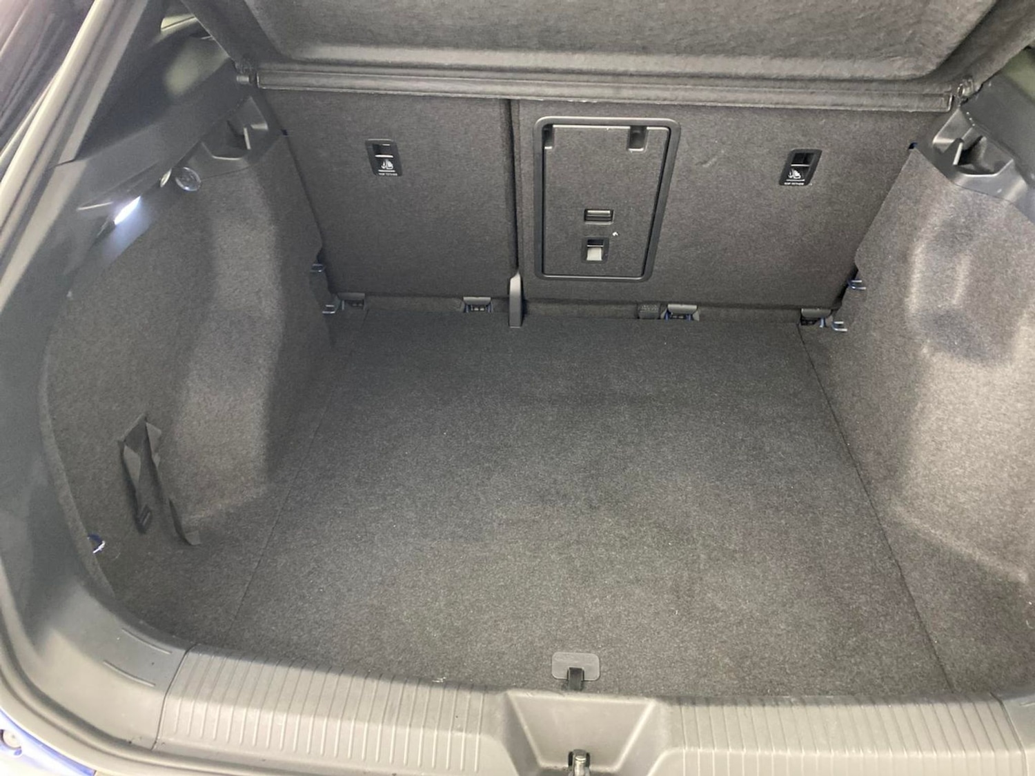 Used Volkswagen ID.4 2021 for sale - 76593905: Photo 8