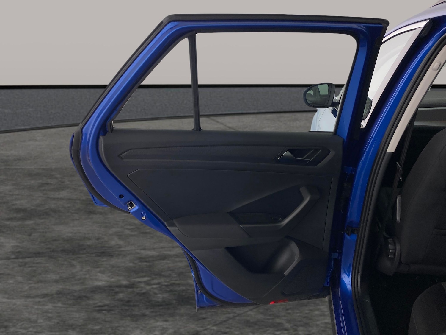 Used Volkswagen T-Roc 2023 for sale - 76557221: Photo 25