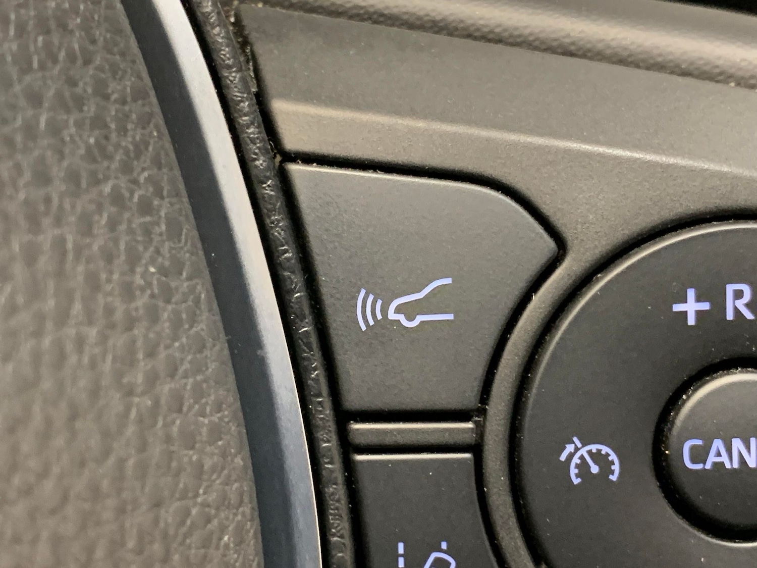 Used Toyota RAV4 2022 for sale - 76851532: Photo 18