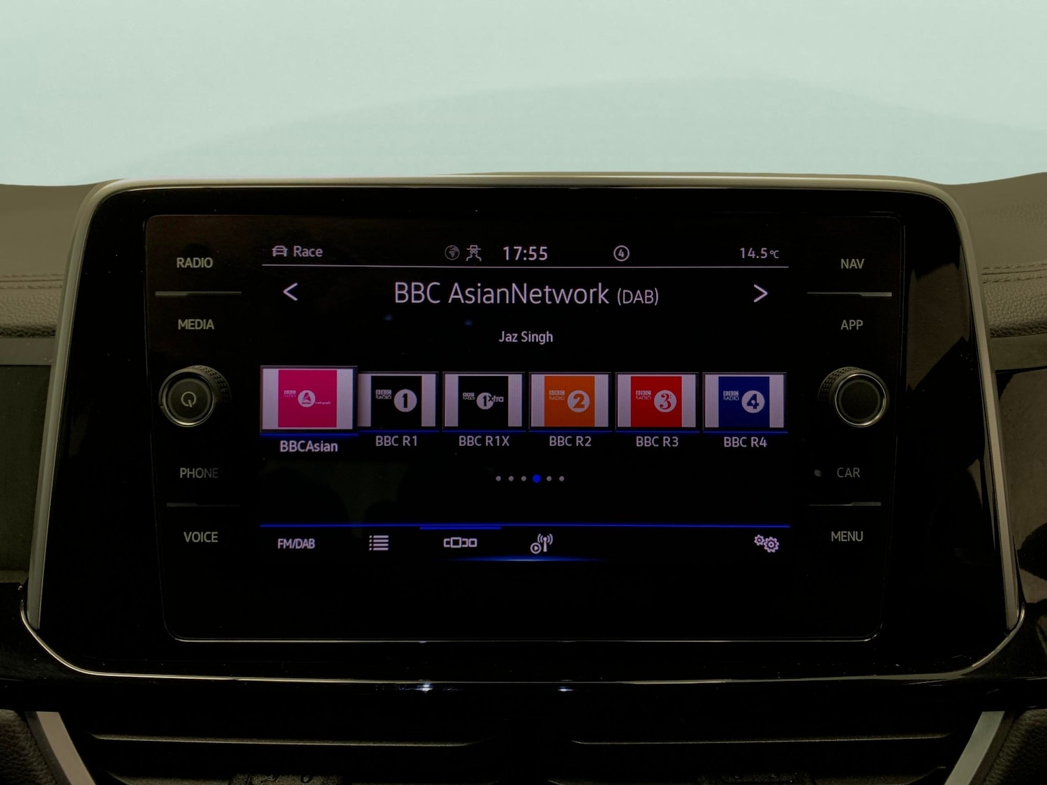 Used Volkswagen T-Roc 2023 for sale - 76722565: Photo 6